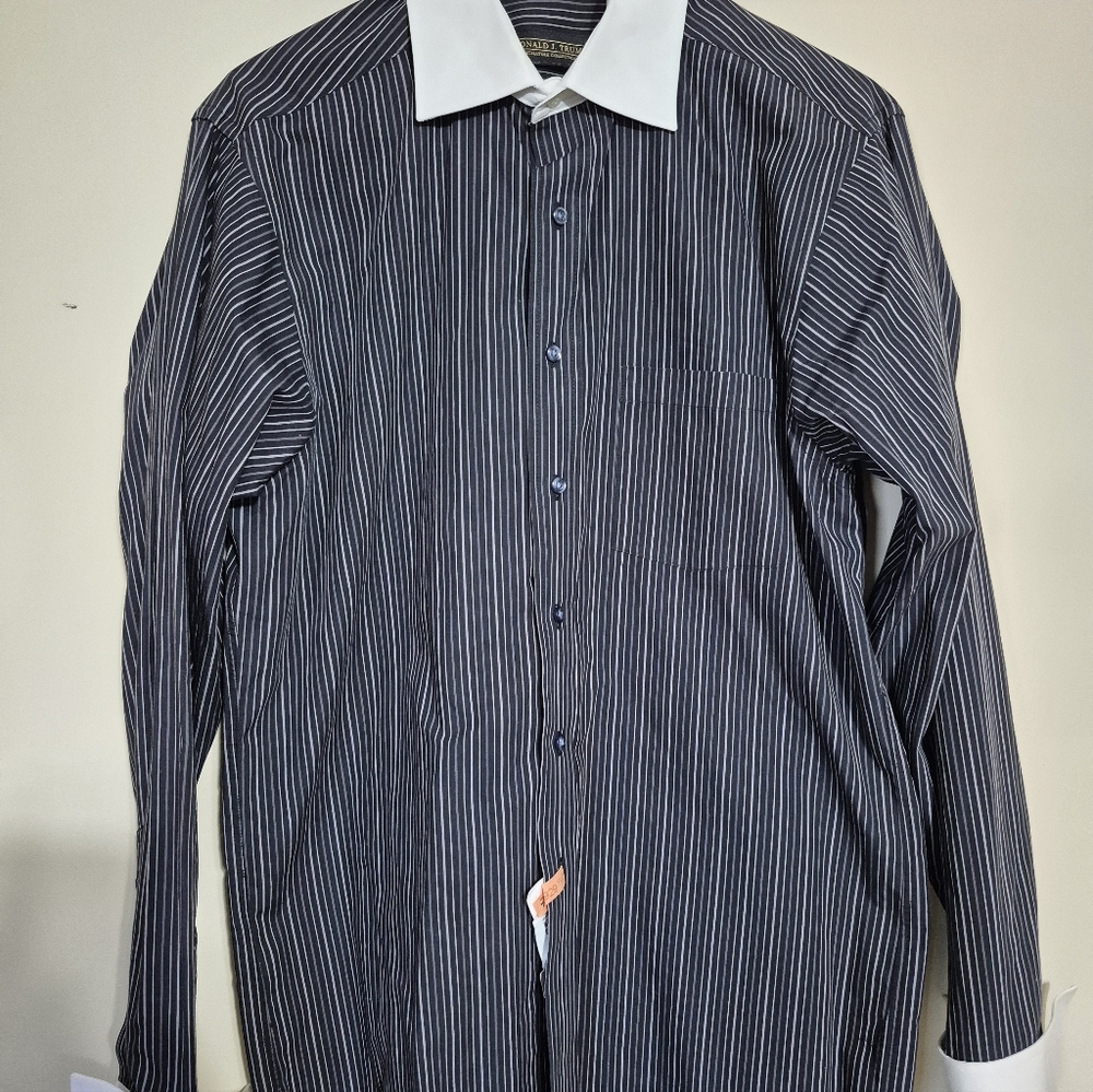 Donald J. Trump Shirt Mens 15 34/35 Medium. Black. Pinstripes. Long Sleeve